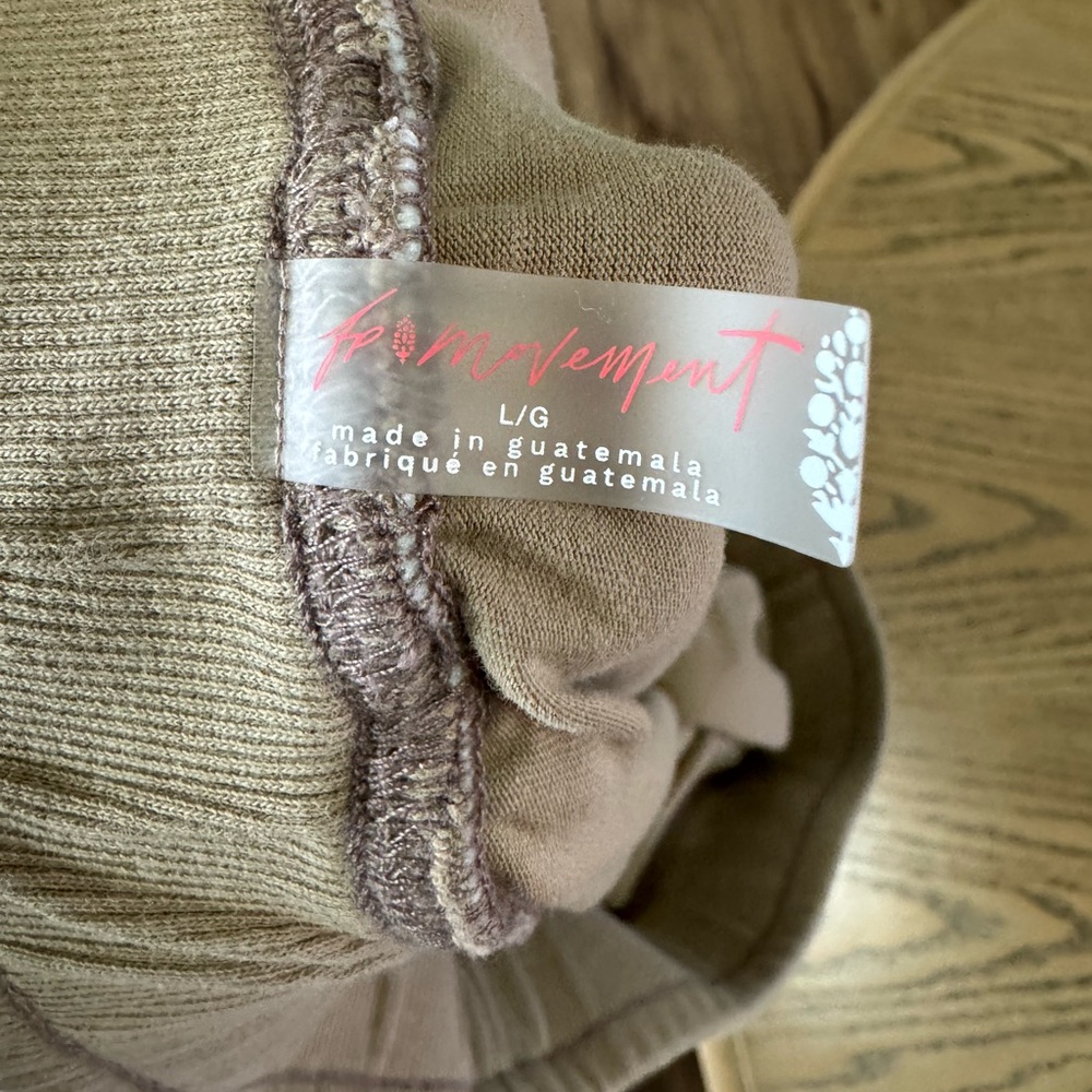 Free People Movement hot shot pants - Picture 4 of 5